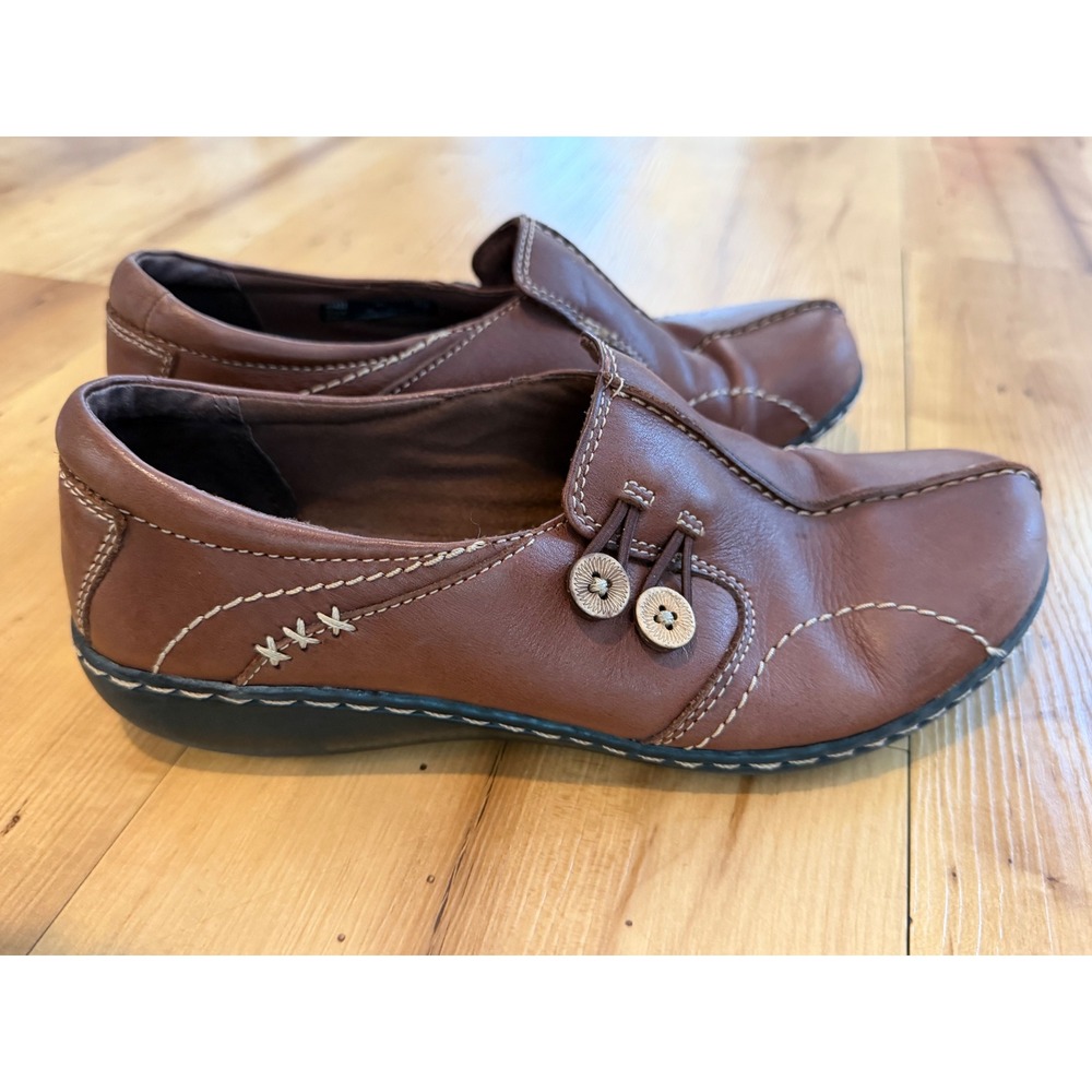 Clarks Womens Brown Leather Button Slip On Loafers Size 8M 61632 Stitched Shoes